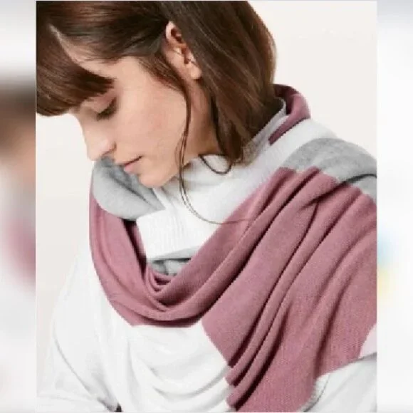 LULULEMON Hatha Wrap Quicksand, Misty Pink, Silver Fox, and Alpine White - Picture 3 of 9